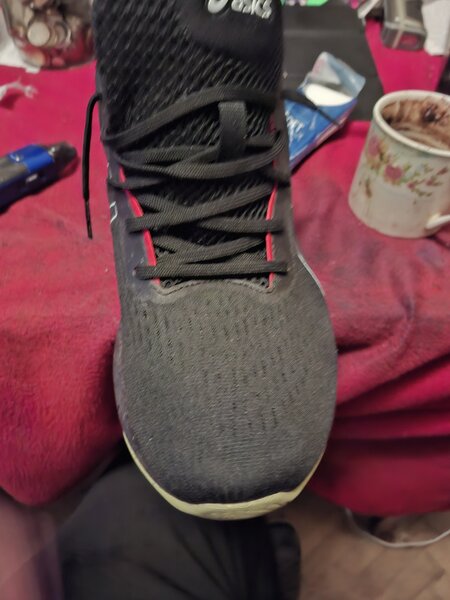 Vand Asics nr 46 ca noi